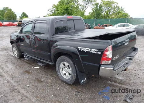 2015 Toyota Tacoma Base V6 z USA, uszkodzony, nr VIN 3TMLU4EN2FM180066